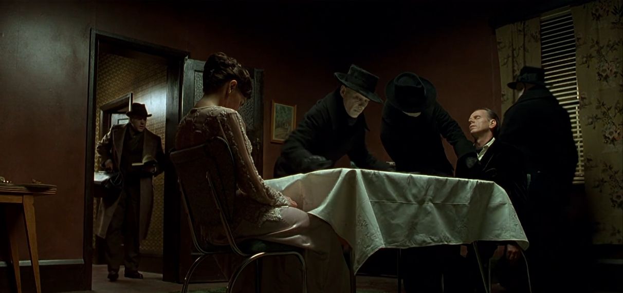 Dark City (1998)